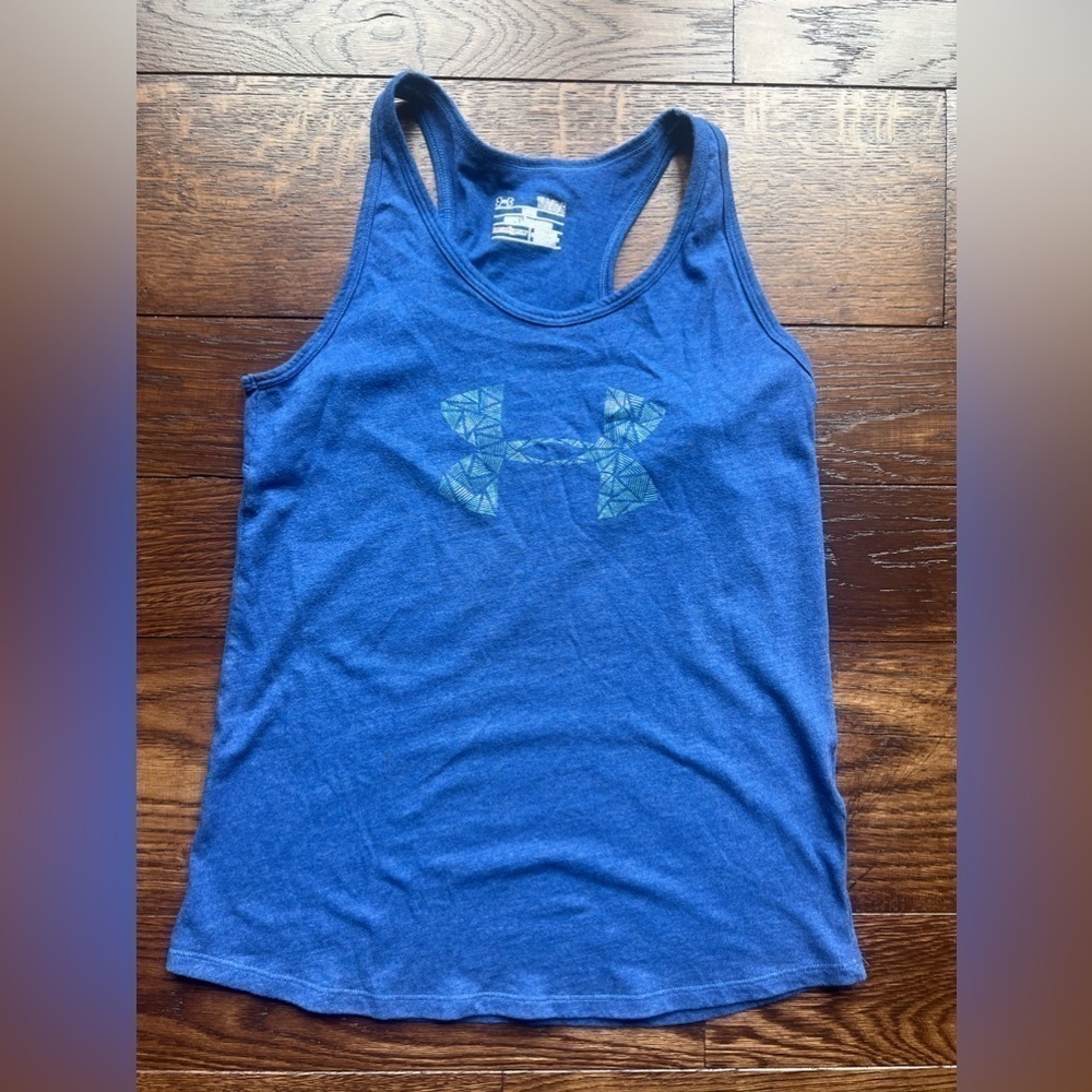 Girls under armor, Razorback tank top size large
